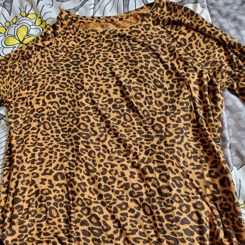 Leopard print t-shirt